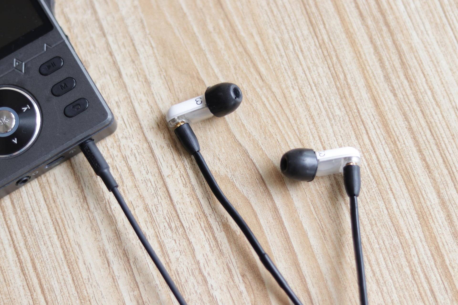 舒尔耳机试音,舒尔耳机佩戴舒服么