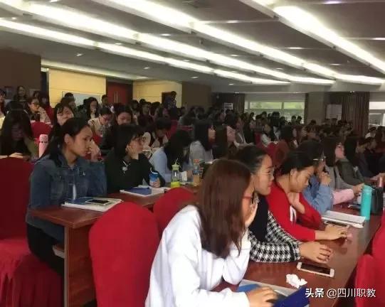 成都这所高校有几个校区,而且就业率奇高!