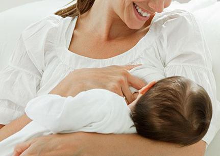 宝宝为什么吃着奶瓶就睡着了,宝宝吃着奶睡突然哭闹怎么回事