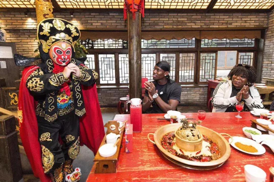 博格巴欧洲杯穿裆过人,博格巴外脚背射门教学小学生