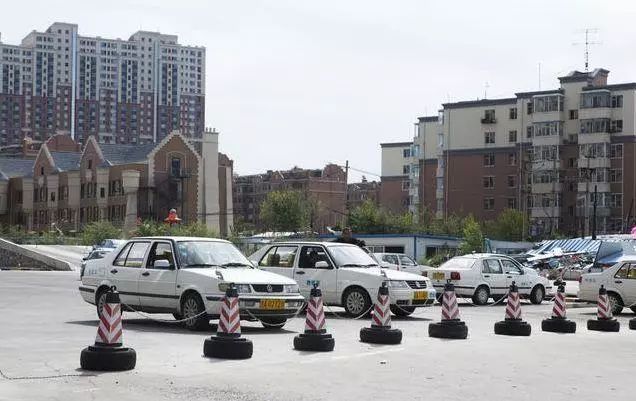 科二教练会教几种倒库方法,科二教练一直让练习倒库