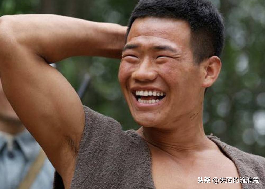 成龙历险记背后的真实人物阿福 (成龙历险记阿福照片清晰)