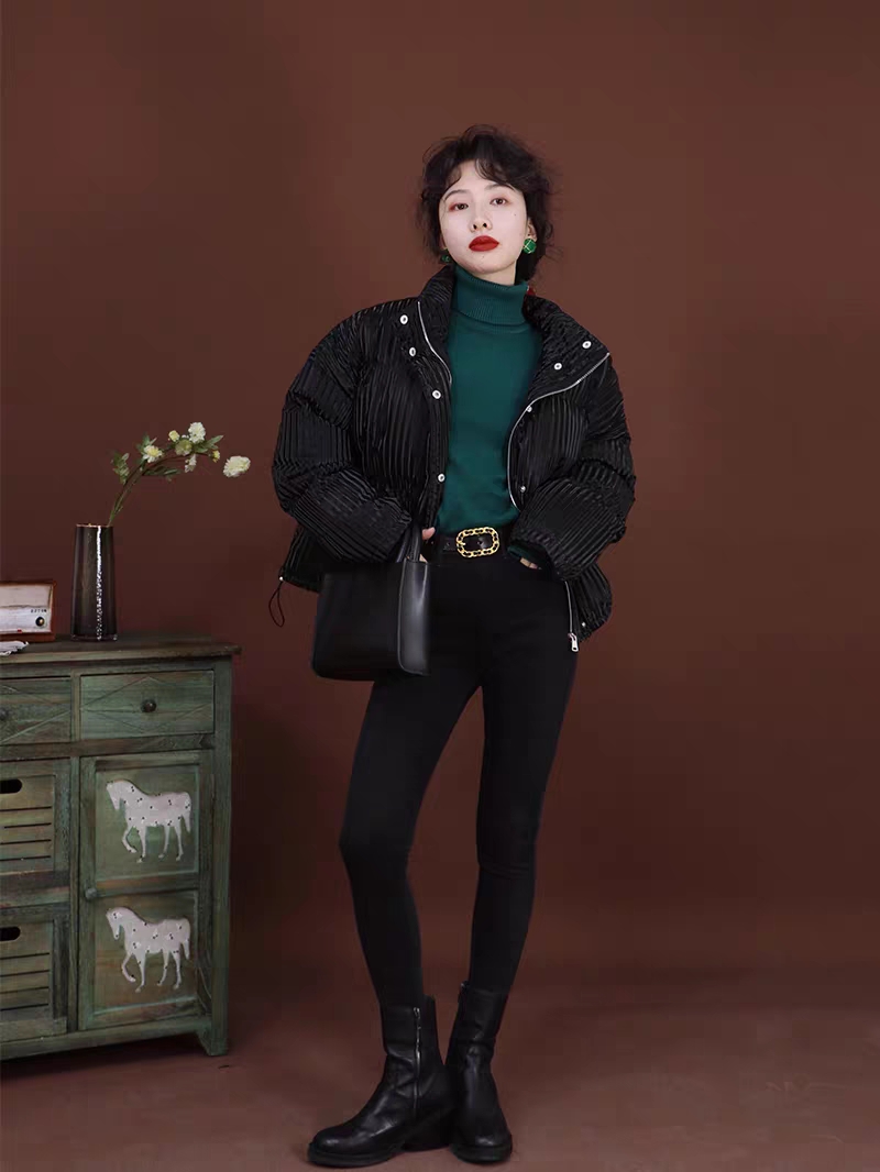 冬日系穿搭黑色棉服万能搭配,小个子短款棉服145-150不臃肿大码