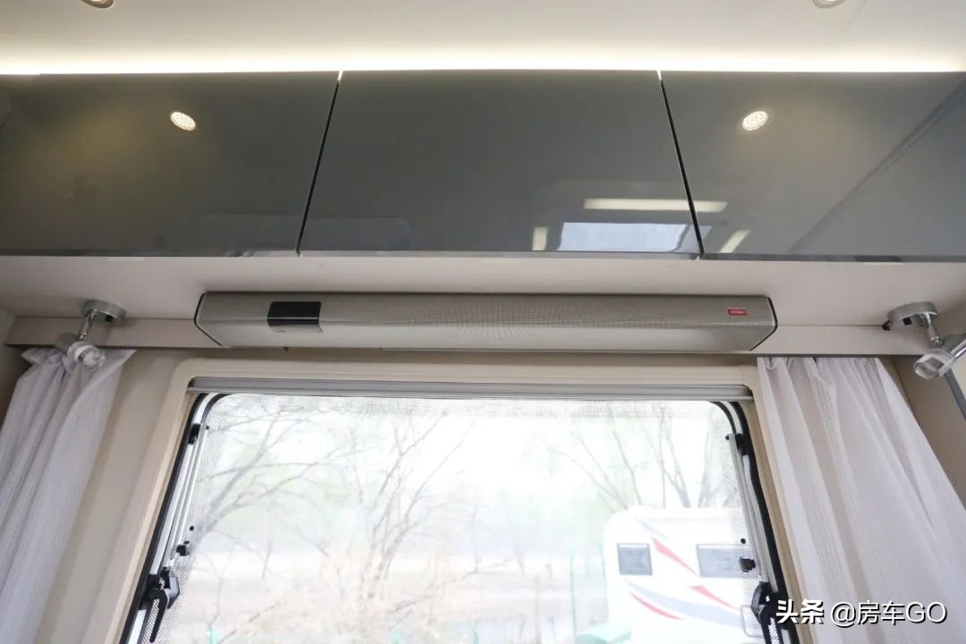 2.0t自动挡四驱越野房车13万左右,2.0t发动机8at轻卡房车