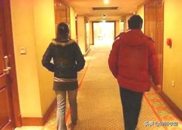 不是夫妻住一起派出所会查吗,有夫妻一方的身份证可以查对方吗