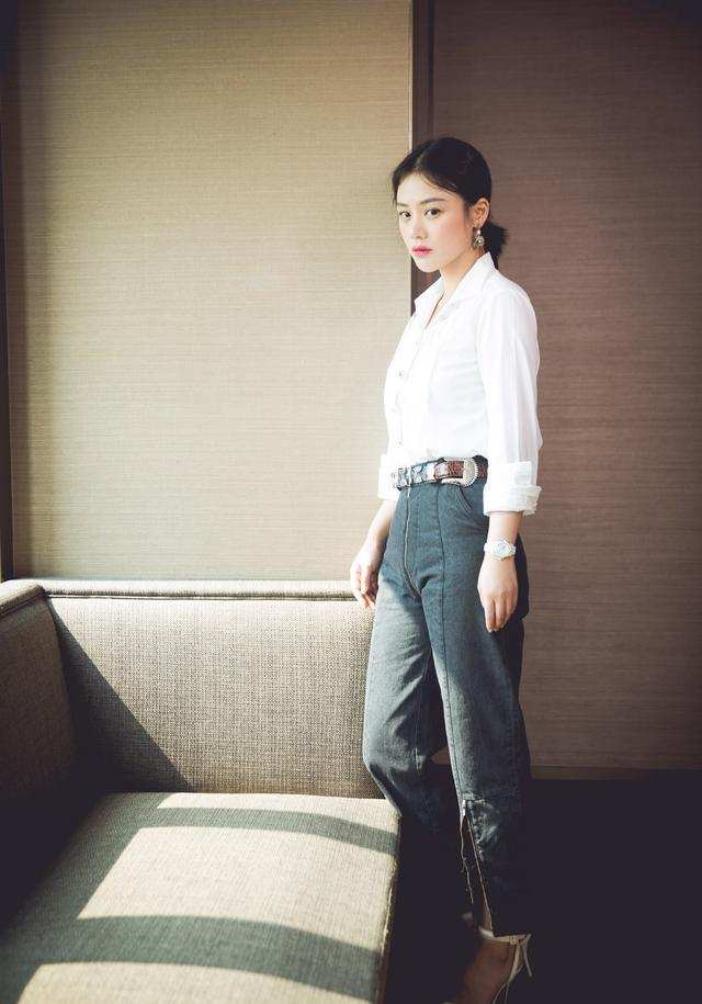 雪纺衫的挑选和搭配技巧,雪纺衫稍微有点宽怎么穿好看