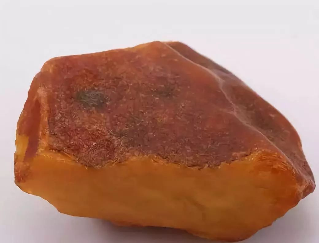 *藏西**捡漏收的大克数老蜜蜡，砸开后为何是个冒牌货儿？