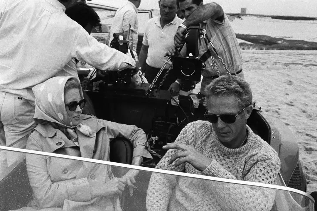 毛衣是冬季的基础单品,毛衣要更适合寒冬