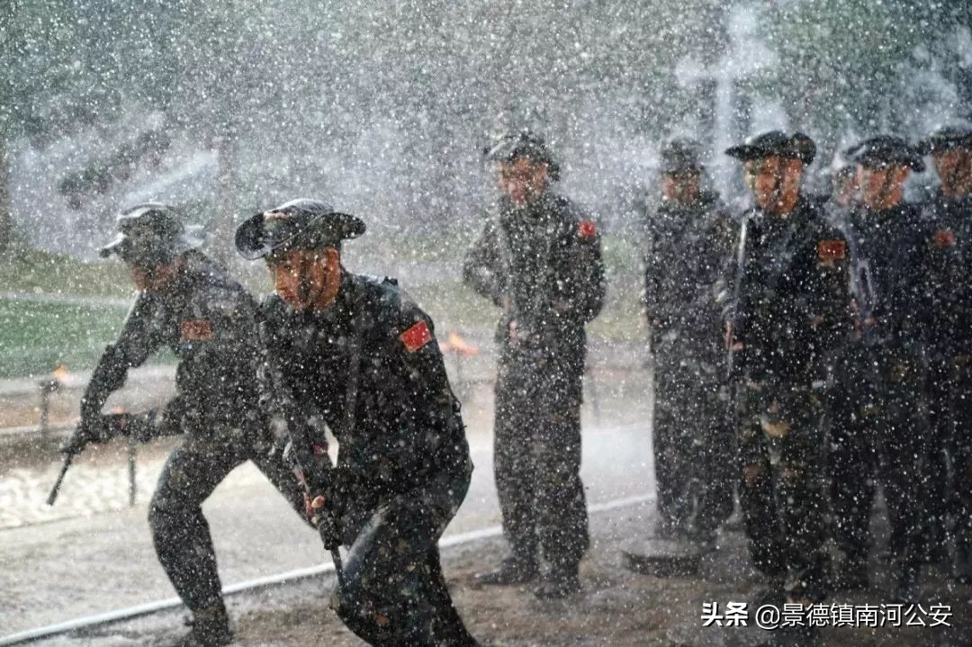 中国人民解放军,澳门回归解放军进驻澳门