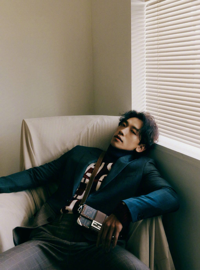 韩国男演员李准基的图片,韩国最帅气男明星李准基