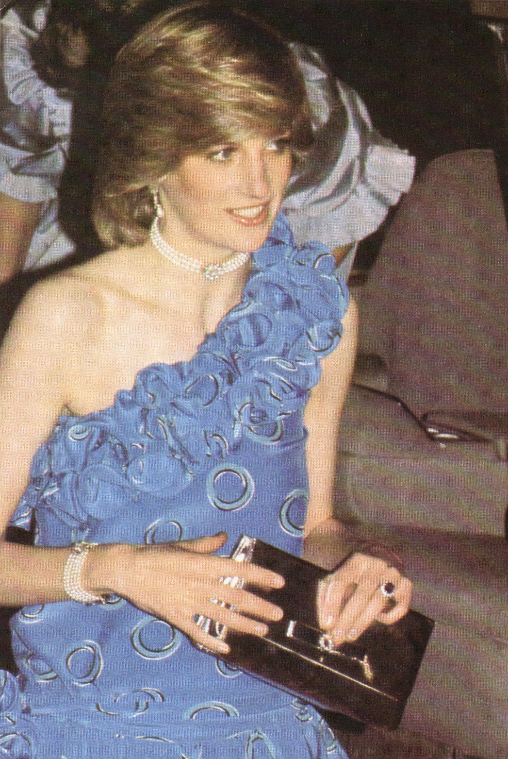 珍珠手链才不是老太太专属，跟着戴安娜王妃，挑对款式做优雅lady