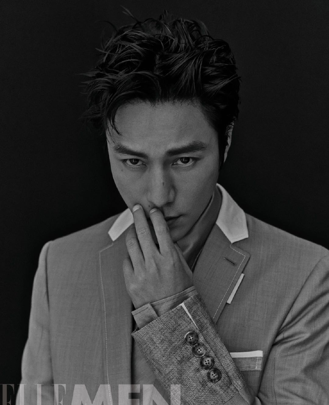 陈坤穿黑西装逆龄感,陈坤穿格子西服照