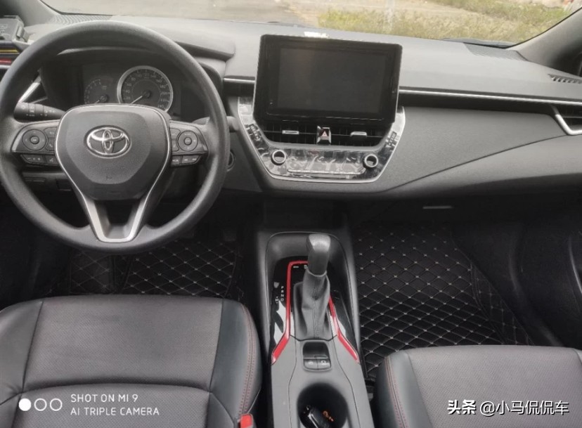 20岁喜提人生第一辆车本田,22款丰田雷凌领先版驾驶体验