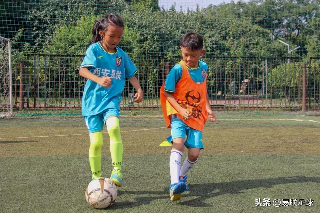 易联梯队训练赛,西安暑假易联足球培训班青少年
