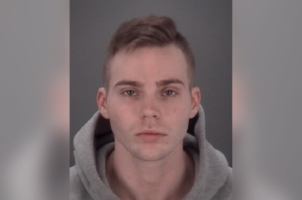 美国巡警与14岁女孩频繁发生关系,日记本记录细节父母阅后报警