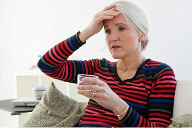 女性什么时候开始进入“更年期”？会有哪些常见表现？