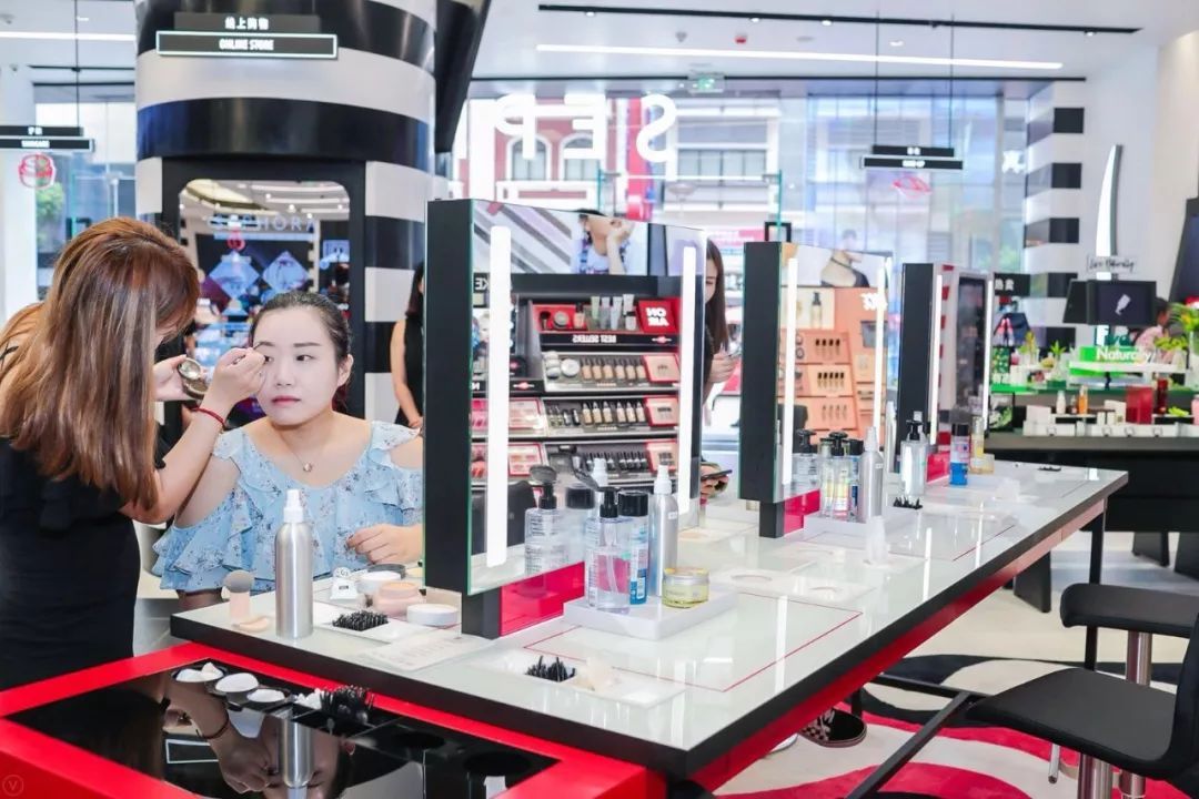 芭莎女孩喝纤茶的广告营销策略,士力架广告营销策略分析