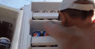 奈雪怼喜茶抄袭,奈雪喜茶们撕掉网红标签