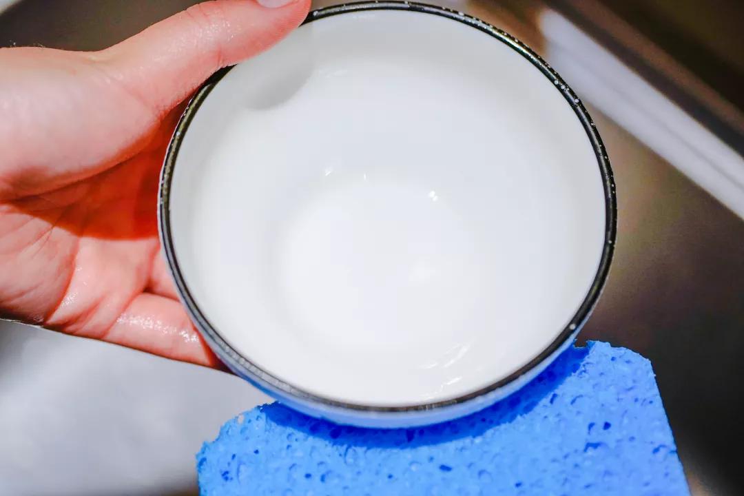 只吃饭不想洗碗？moyori魔力清洁豆豆擦，油腻腻的锅碗盆一抹即净