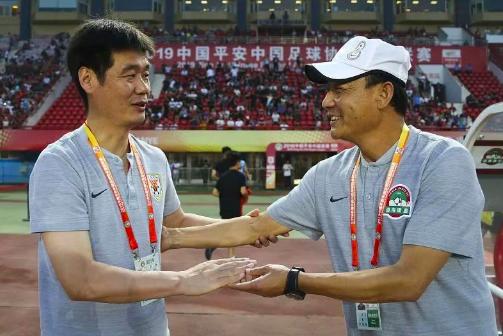 大反转,国足选帅或诞生大黑马,专家团和他聊天,比李铁多25分钟