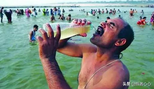 中国小伙巴基斯坦旅游买饮料,中国小伙去印度买东西