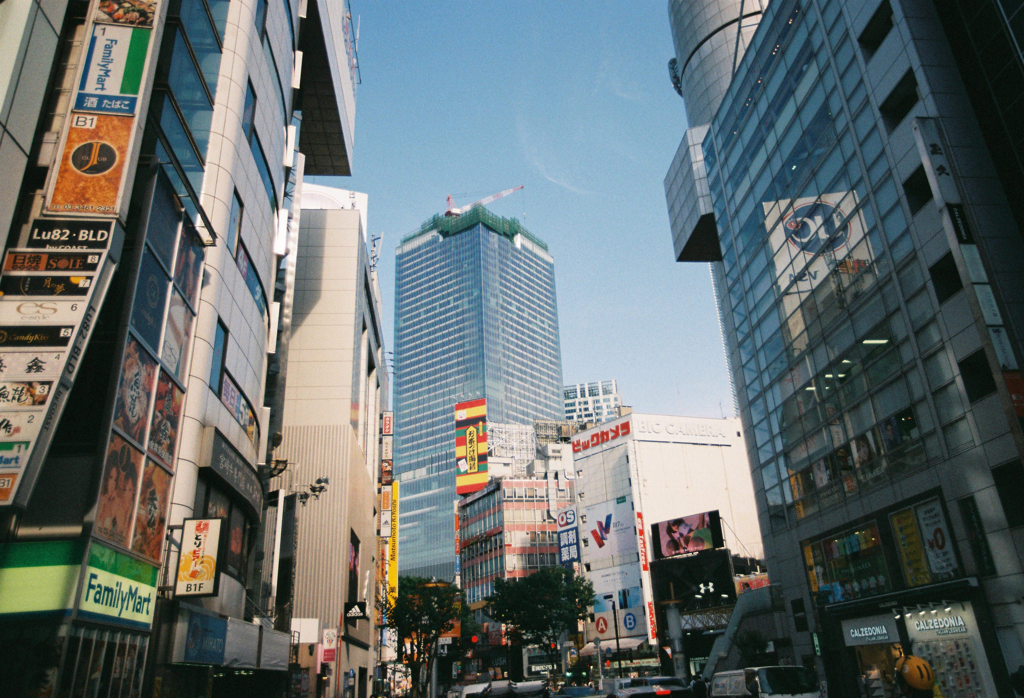 日本东京旅游地铁,日本东京最繁忙的东京新宿站