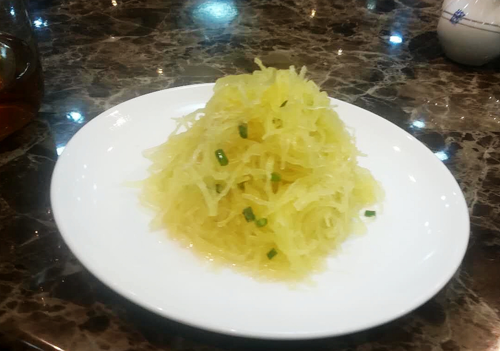 朋友生日请吃饭还得大家平摊买单,朋友生日请吃宴席