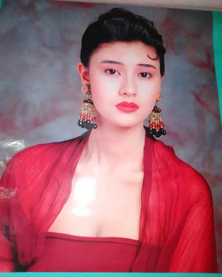 八九十年代的女明星挂历,复古又雷人,都是青春的记忆,好怀念啊