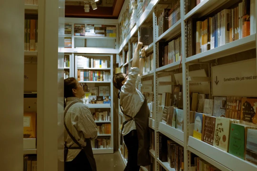 我和男朋友一起上班,我和男朋友在同一家公司实习