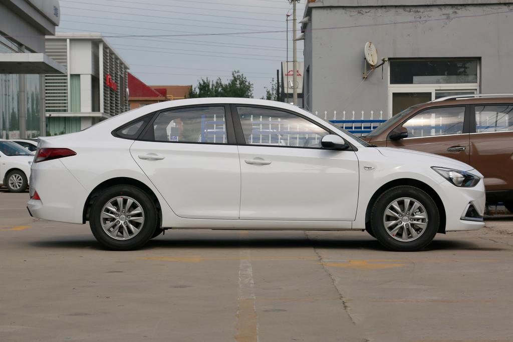 性价比高外观漂亮车,悦动性价比最高的一款