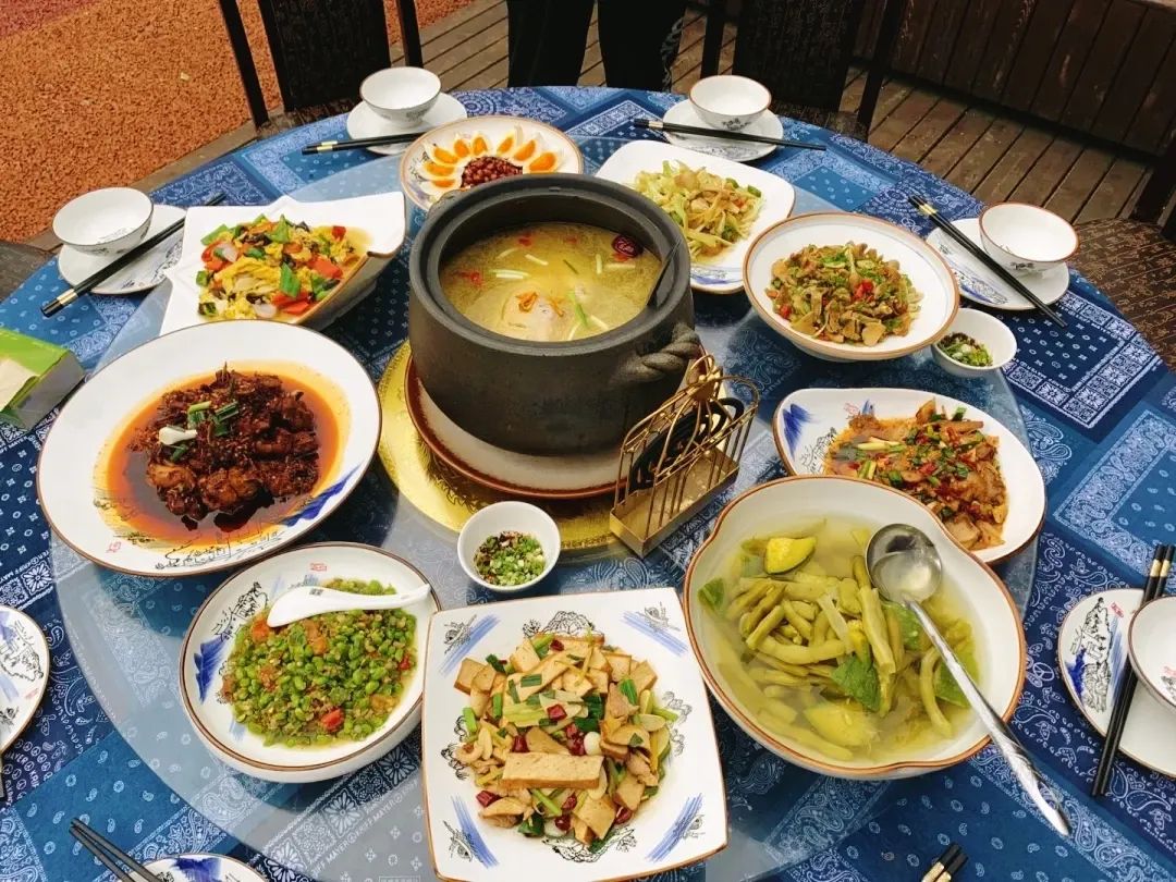 赏春图鉴丨赏花海、品清茶、尝美食...乌当百宜镇这条宝藏春游线路,就等你来打卡啦!