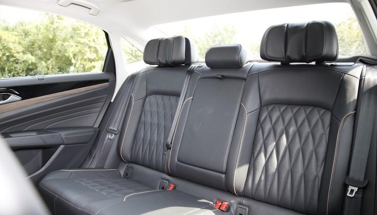 帕萨特可以开多久,开玛莎拉蒂莱万特谈生意