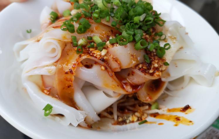 云南凉面路边摊最正宗,云南小摊凉面