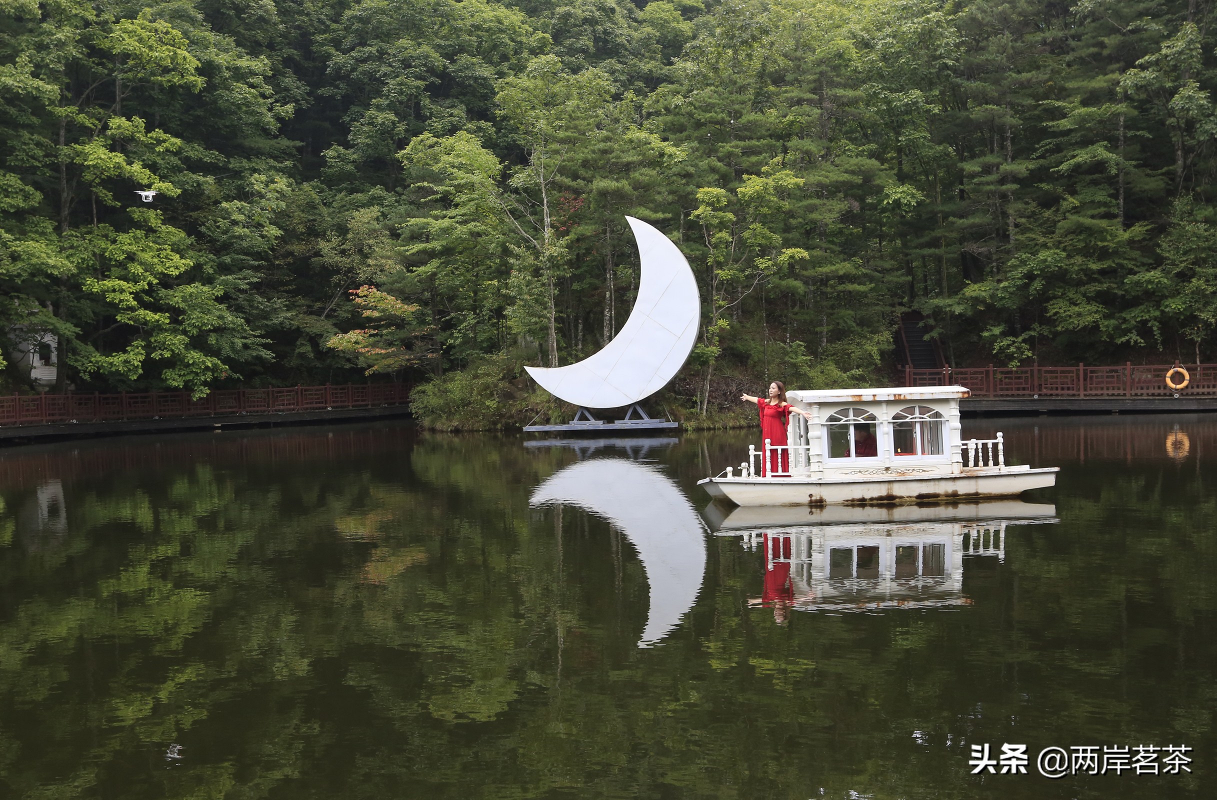 再看白云山，看山不是山，它是一本百读不厌的百科全书