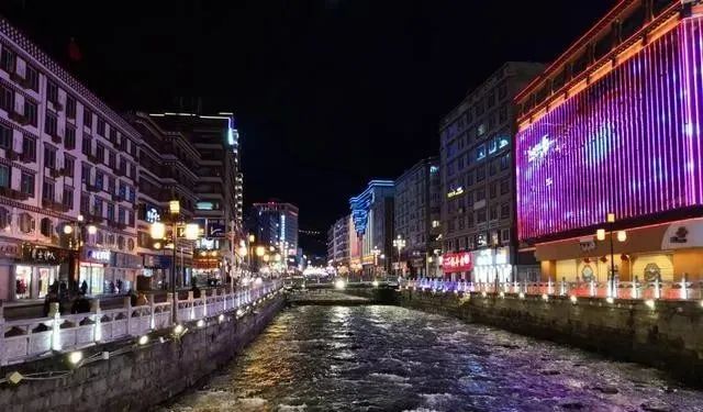 “蒸笼”天气重磅回归，今年夏天避暑纳凉的首选地当然还是康定！