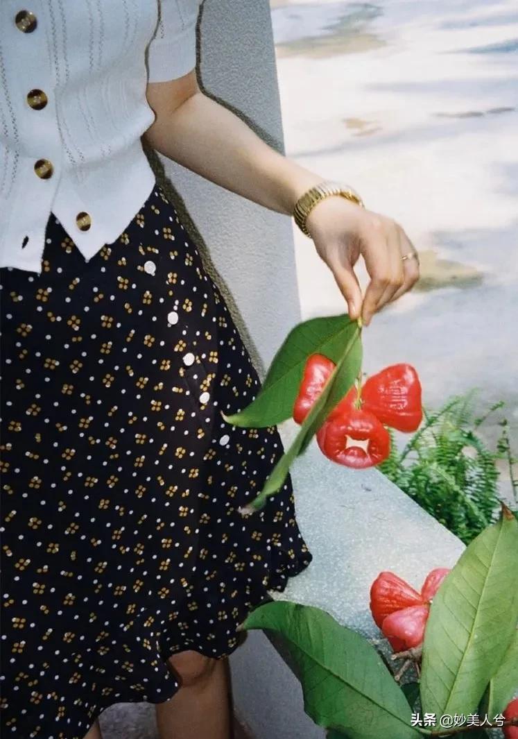 经典半身裙时髦到飞起,优雅迷人的半身裙你值得真正拥有