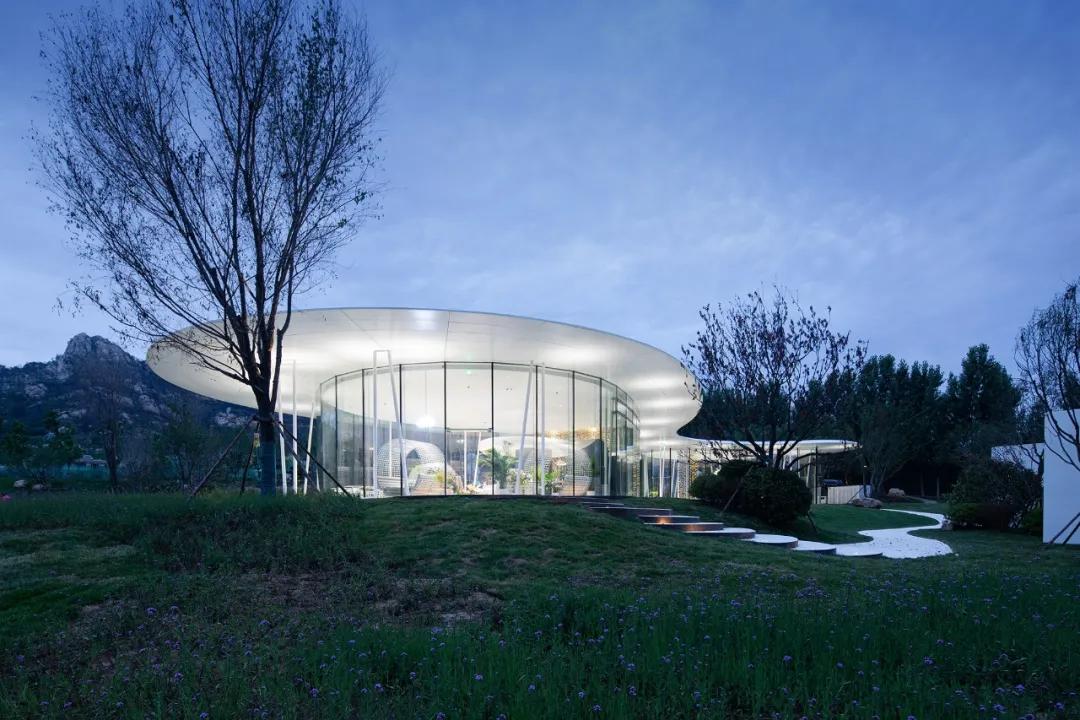 消隐在自然山水之中的四季花房——青岛万科·四季草堂