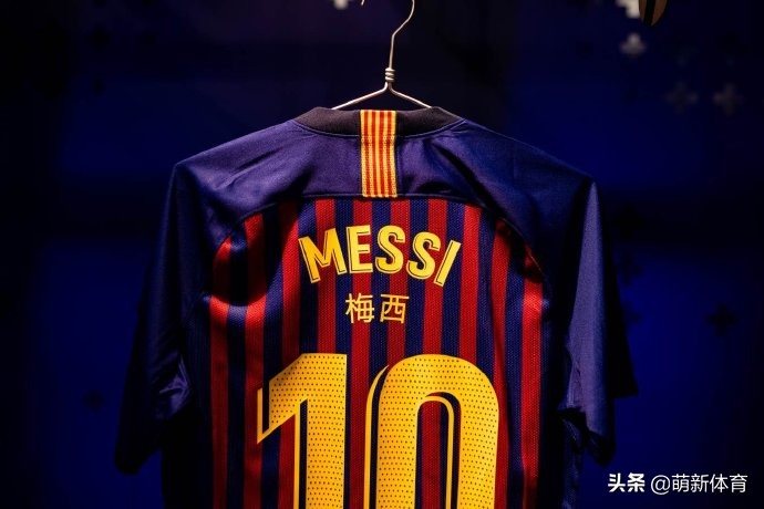 耐克发布巴萨球衣,耐克白色球衣