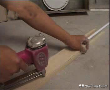 装潢电路时被电工使坏,装修被电工坑了怎么办