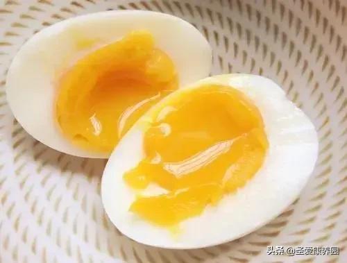 早餐冲鸡蛋水喝有什么好处,早餐吃玉米和鸡蛋有什么好处