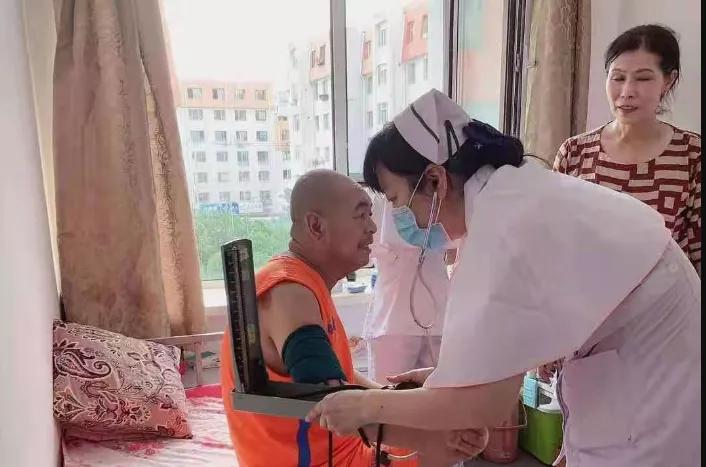 关爱健康公益报道,关爱市民健康义诊活动