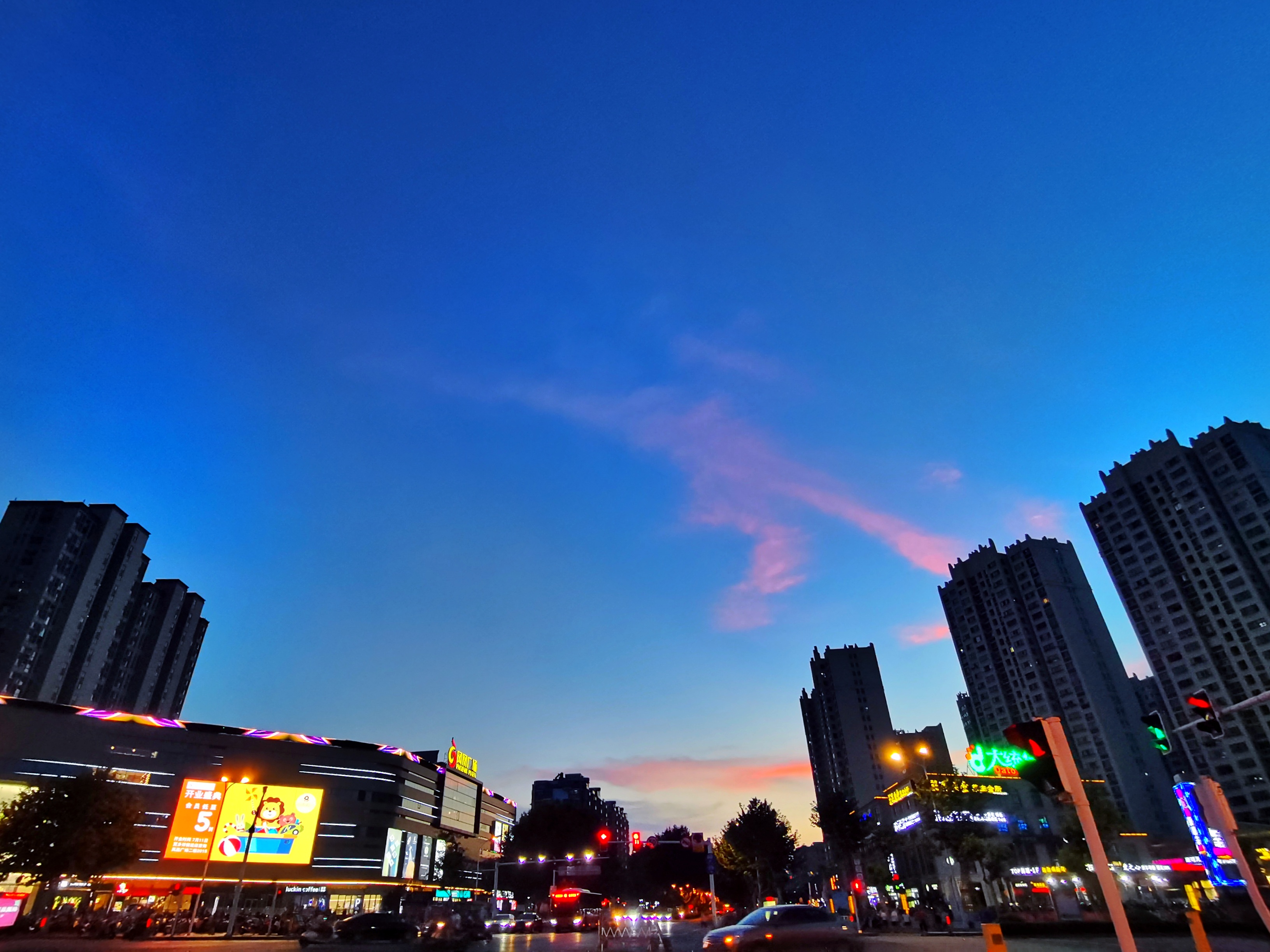 镇江最牛气冲天、最草根无名的锅盖面齐飞，别地再没面条可入眼