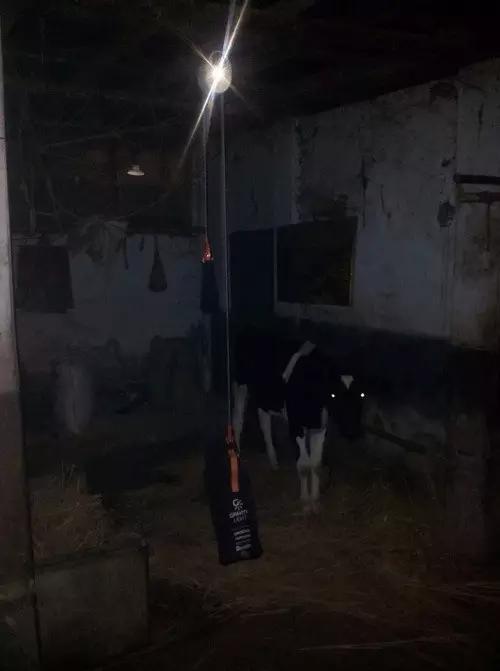 世界第一盏led灯,不用电就能亮的led灯泡