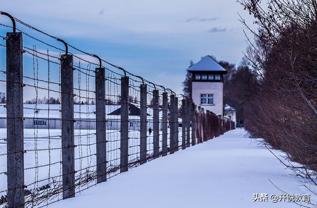 军人退役泪别,军人转业保家卫国