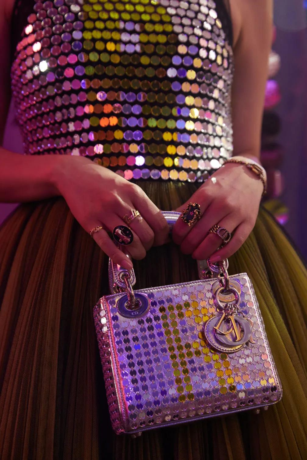 迪奥dior2020走秀冬季款运动鞋,dior2012春夏走秀视频完整版