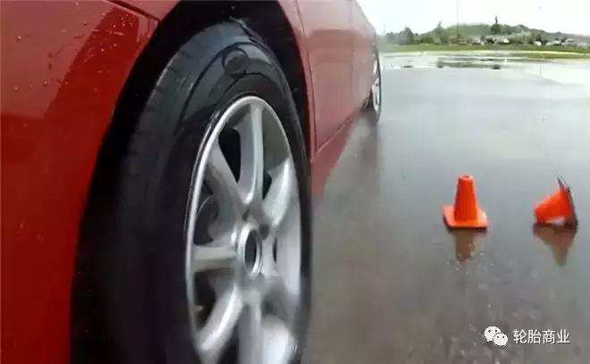 普利司通马牌米其林哪个显胎宽,米其林普利司通马牌防爆胎哪个好