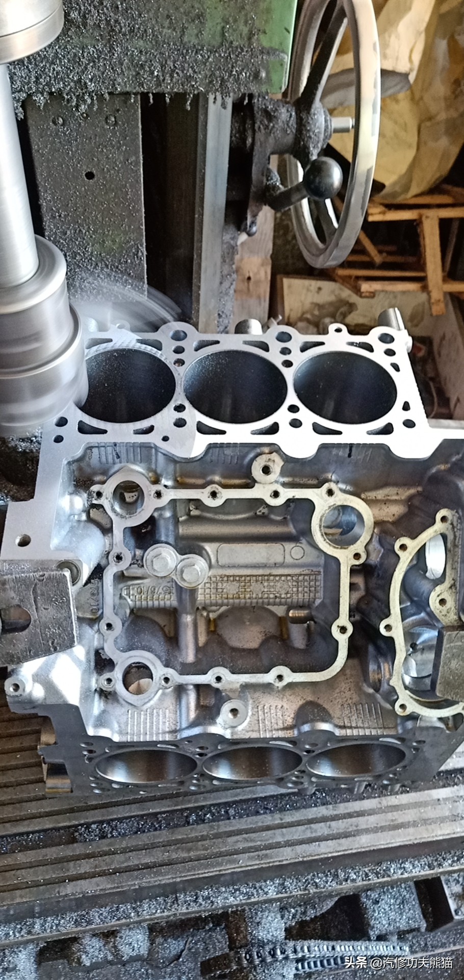 新款大众途锐烧机油吗,百万豪车为什么还烧机油