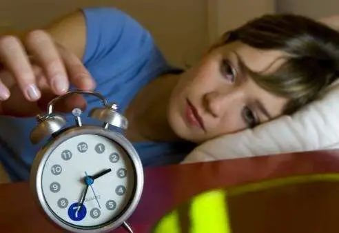 失眠多梦翻来覆去睡不着,晚上睡不着翻来覆去多梦