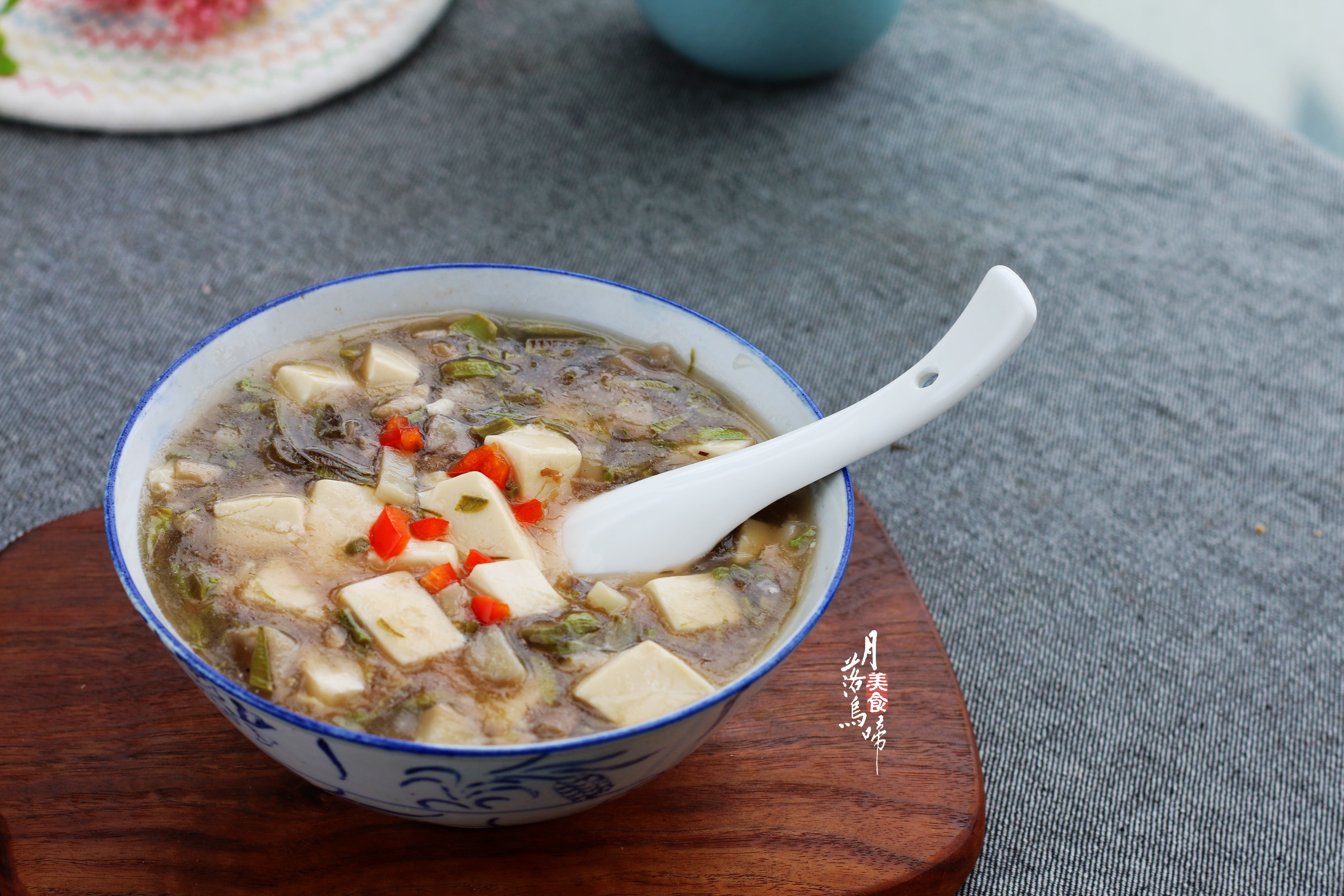 香椿炒鸡蛋香椿用不用炒一下,香椿和什么炒好吃呢