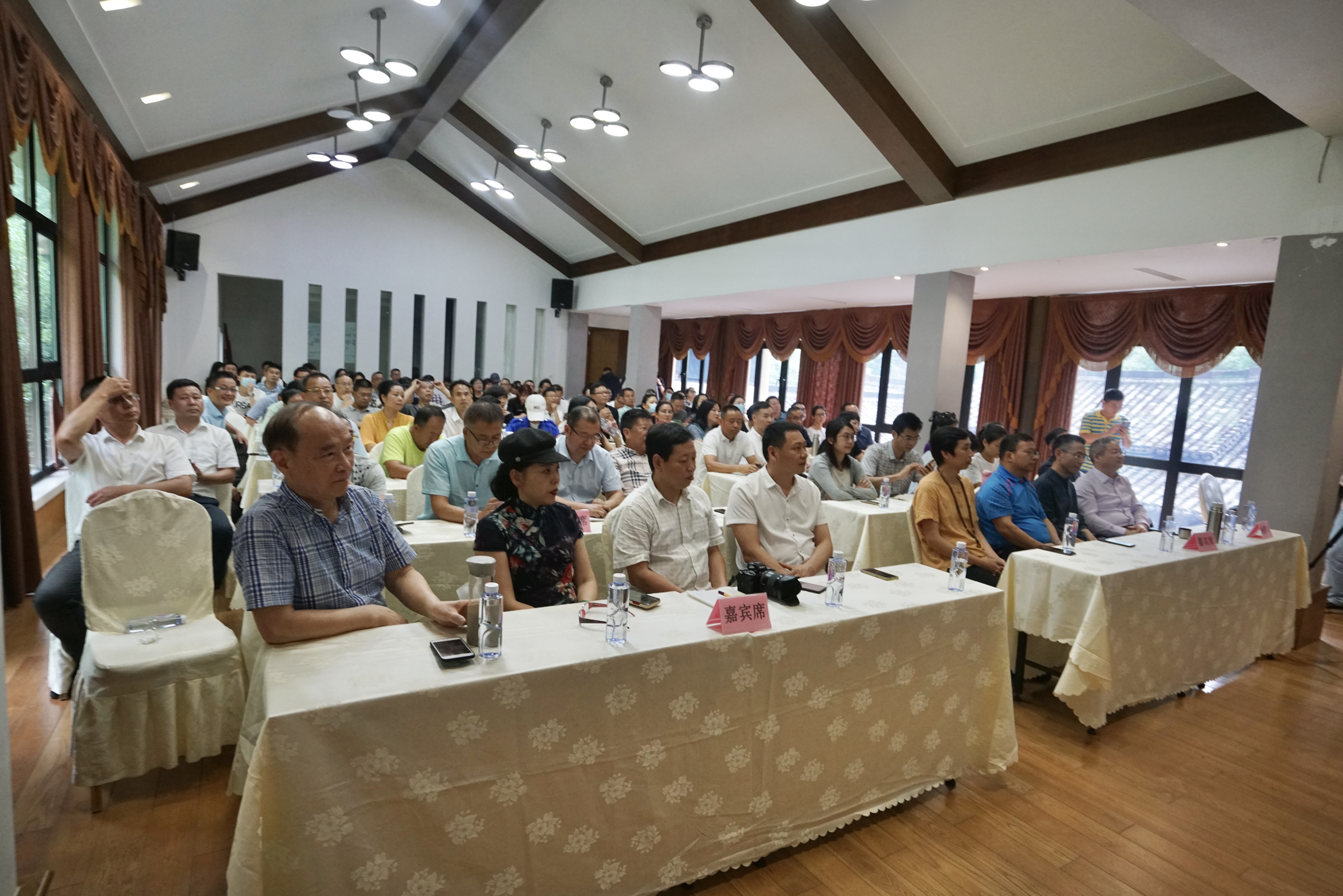 暑假凉快不晒的旅游地方,暑假避暑胜地最佳地方